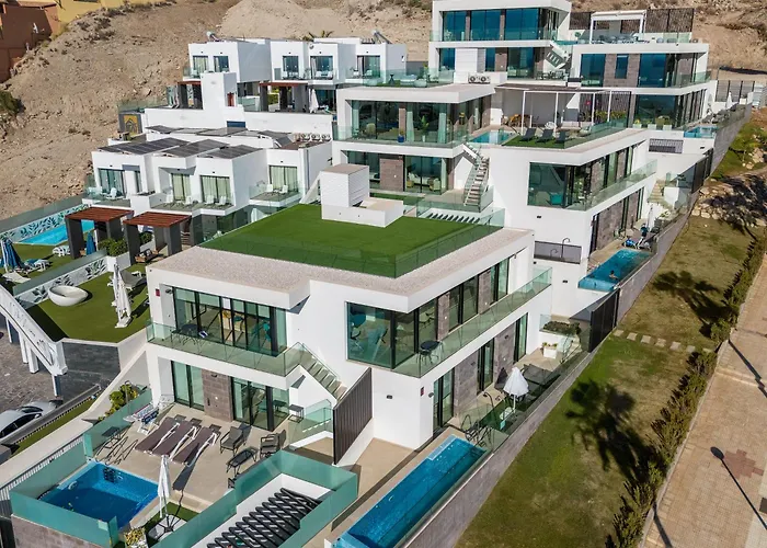 Lux D With Heated Pool, Ocean View 아데제